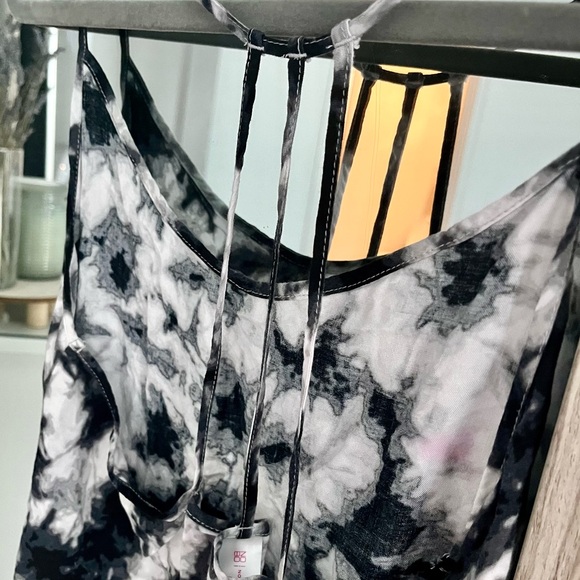Flowy Tie Dye Tank Top - Picture 3 of 4